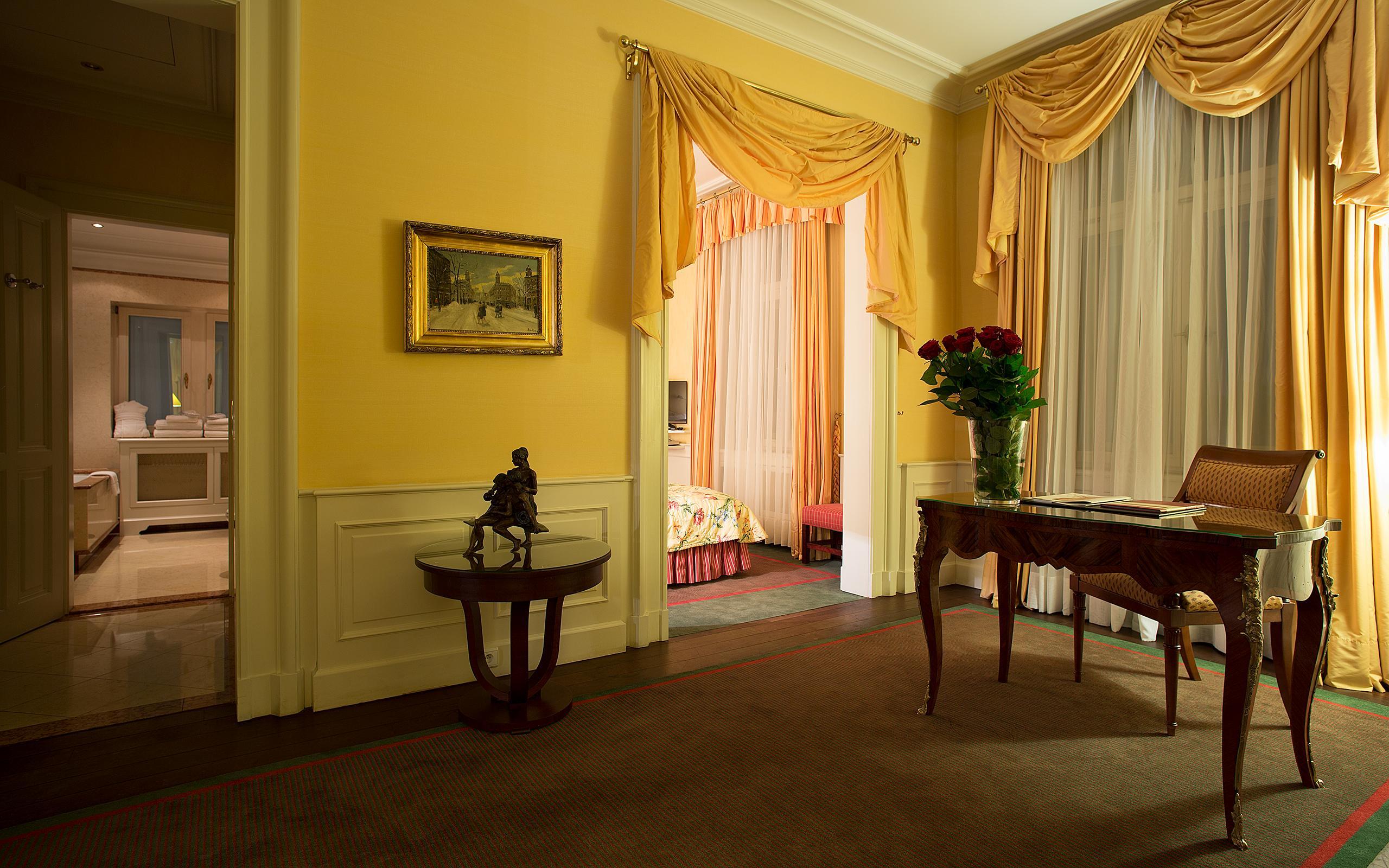 Le Palais Art Hotel Praga Exterior foto Interior of the hotel