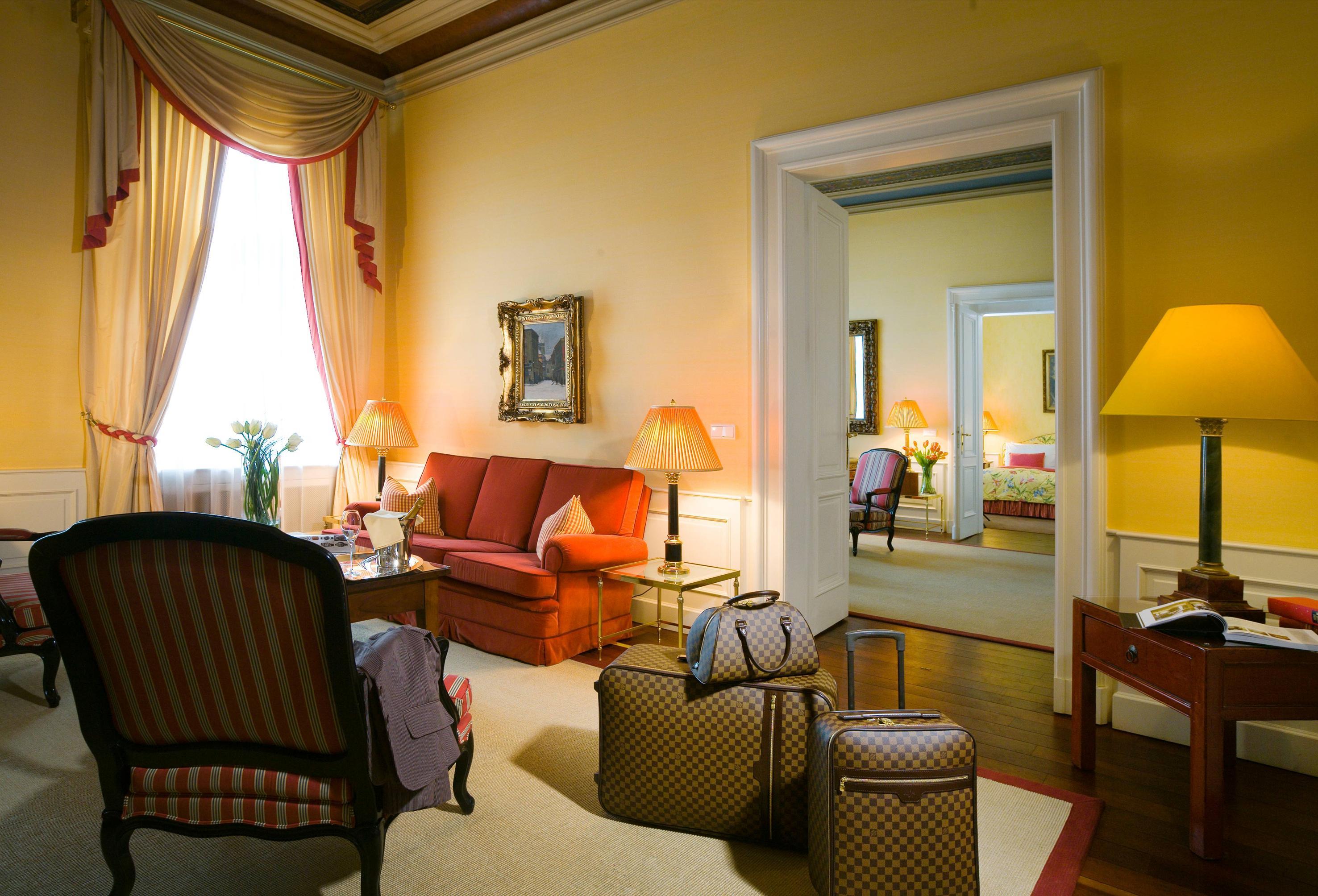Le Palais Art Hotel Praga Exterior foto A suite at the Hotel Excelsior
