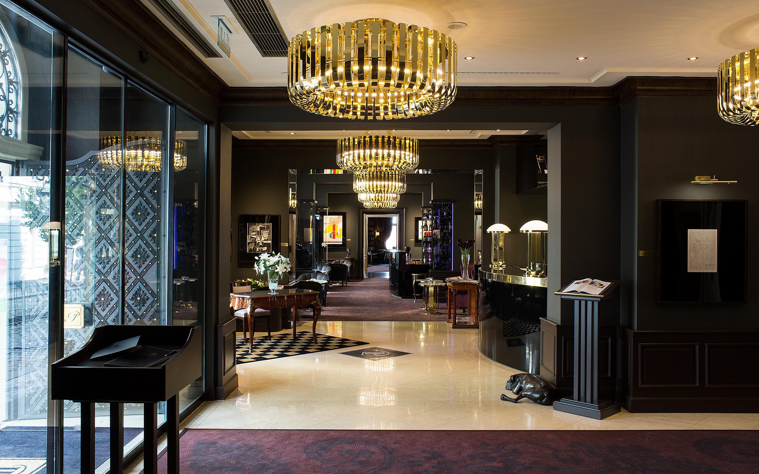 Le Palais Art Hotel Praga Exterior foto The hotel's lobby