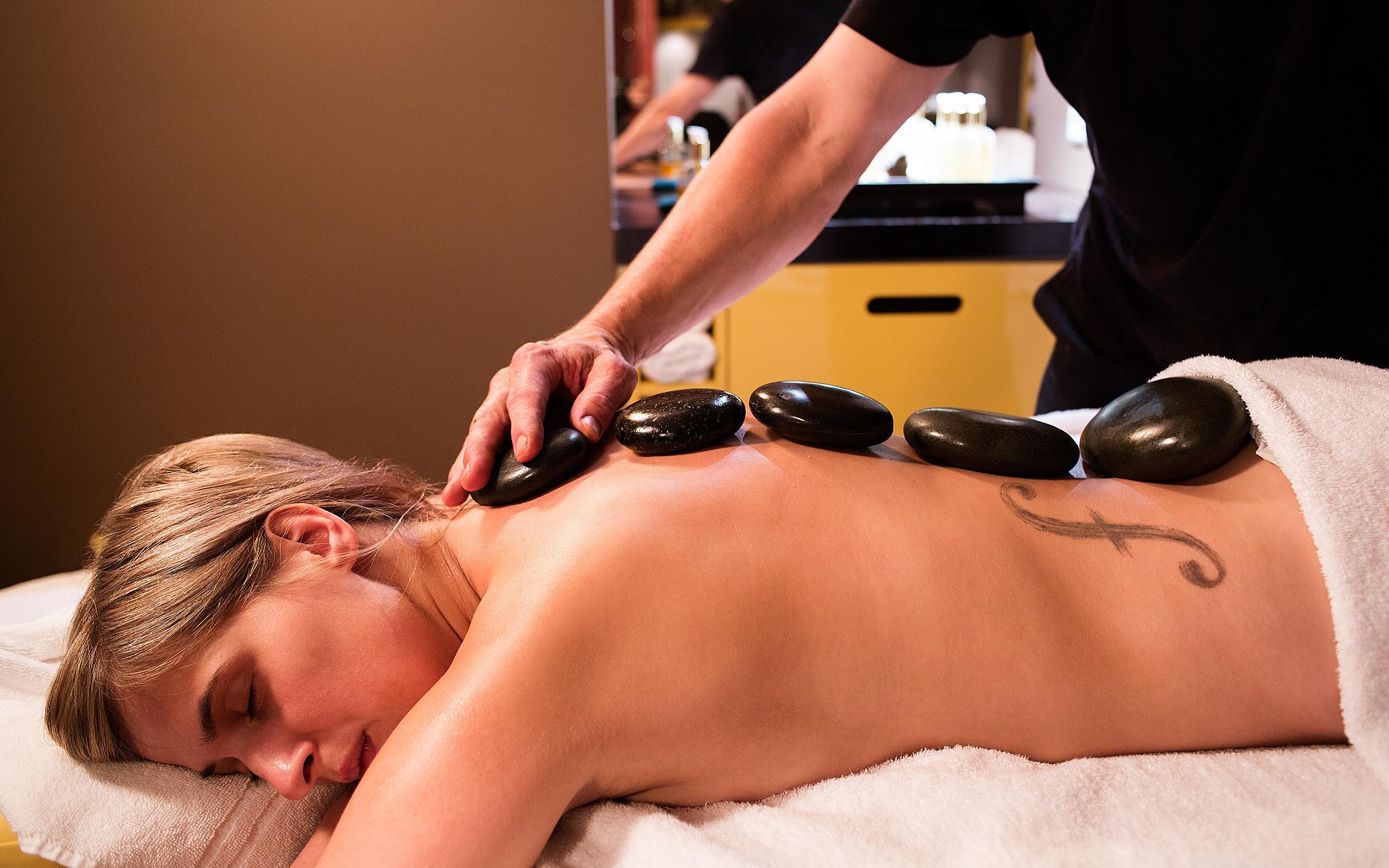 Le Palais Art Hotel Praga Exterior foto Hot stone massage