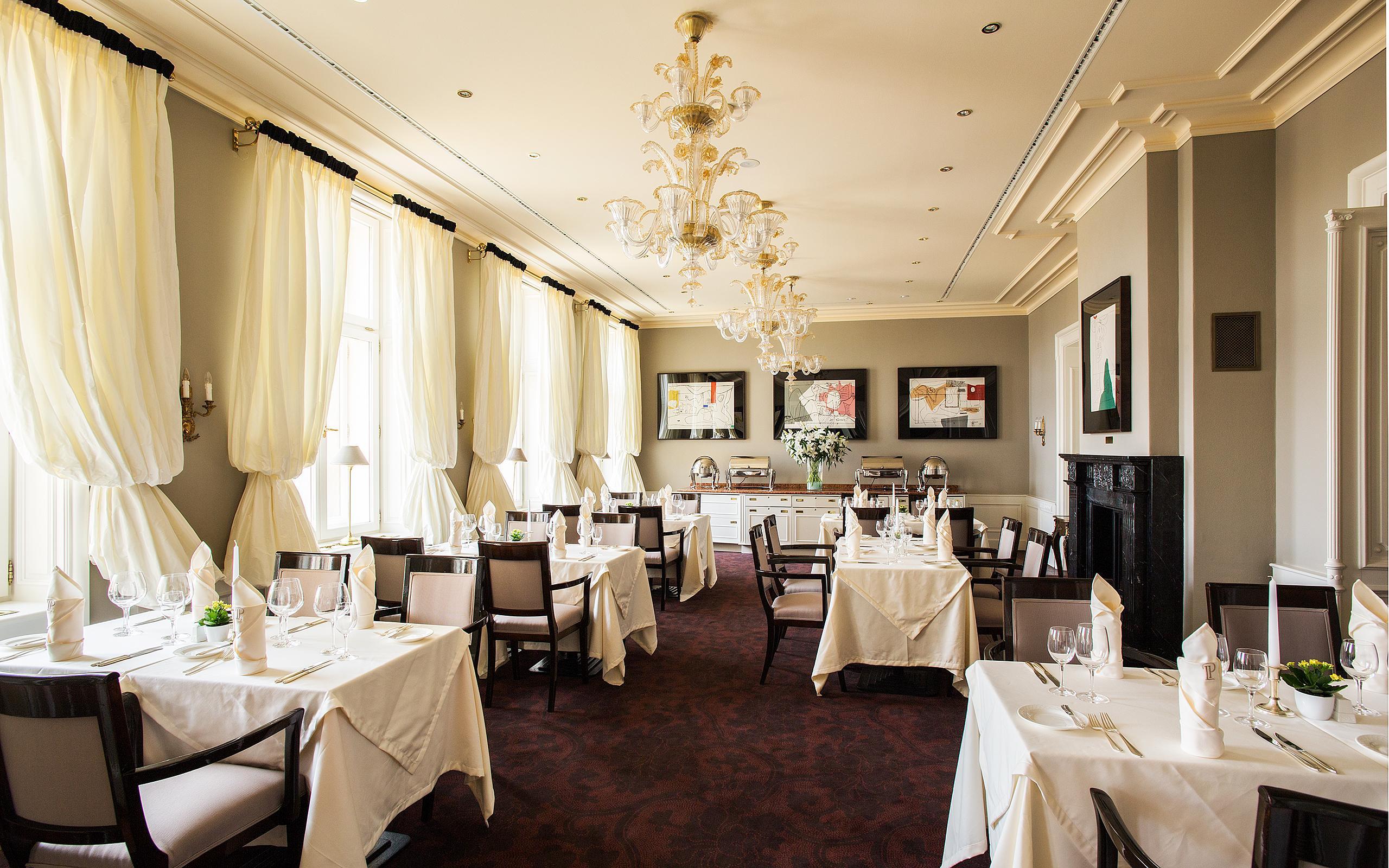 Le Palais Art Hotel Praga Exterior foto Restaurant