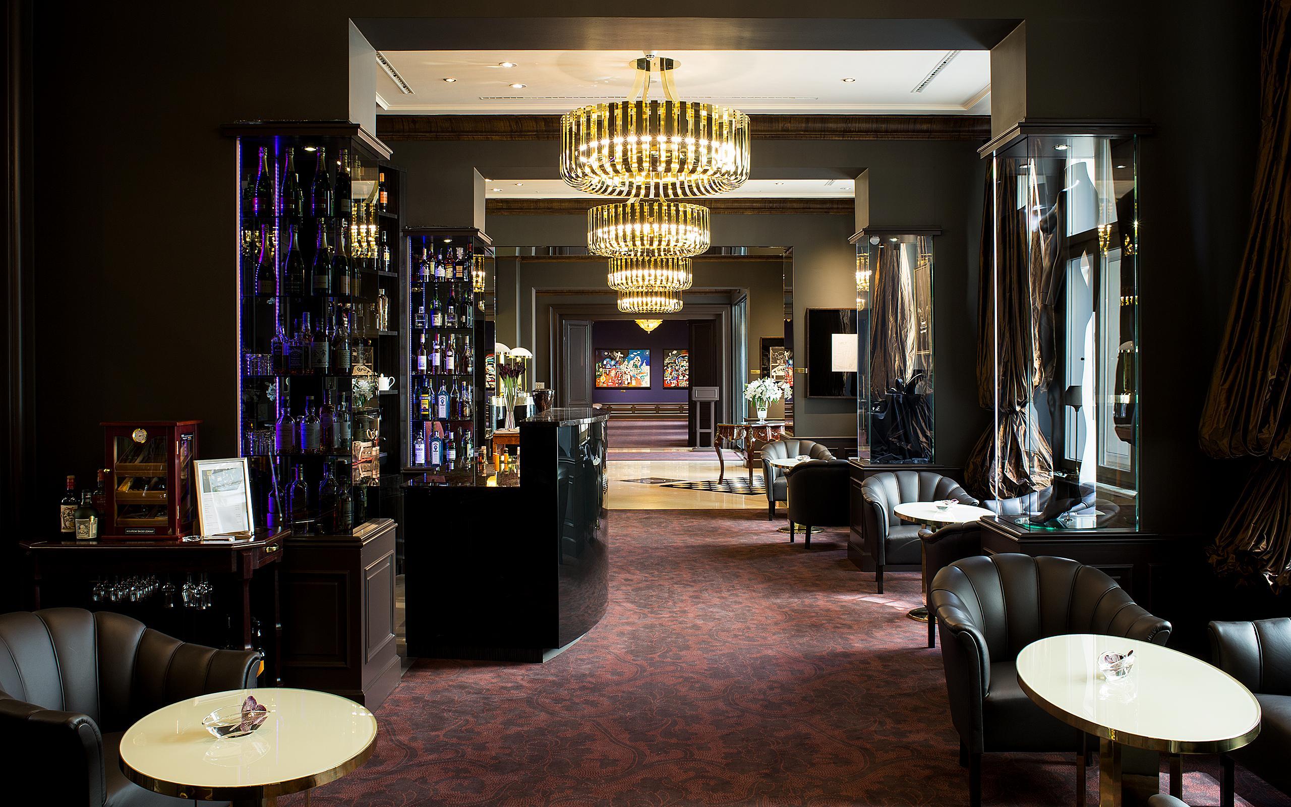 Le Palais Art Hotel Praga Exterior foto The Bar