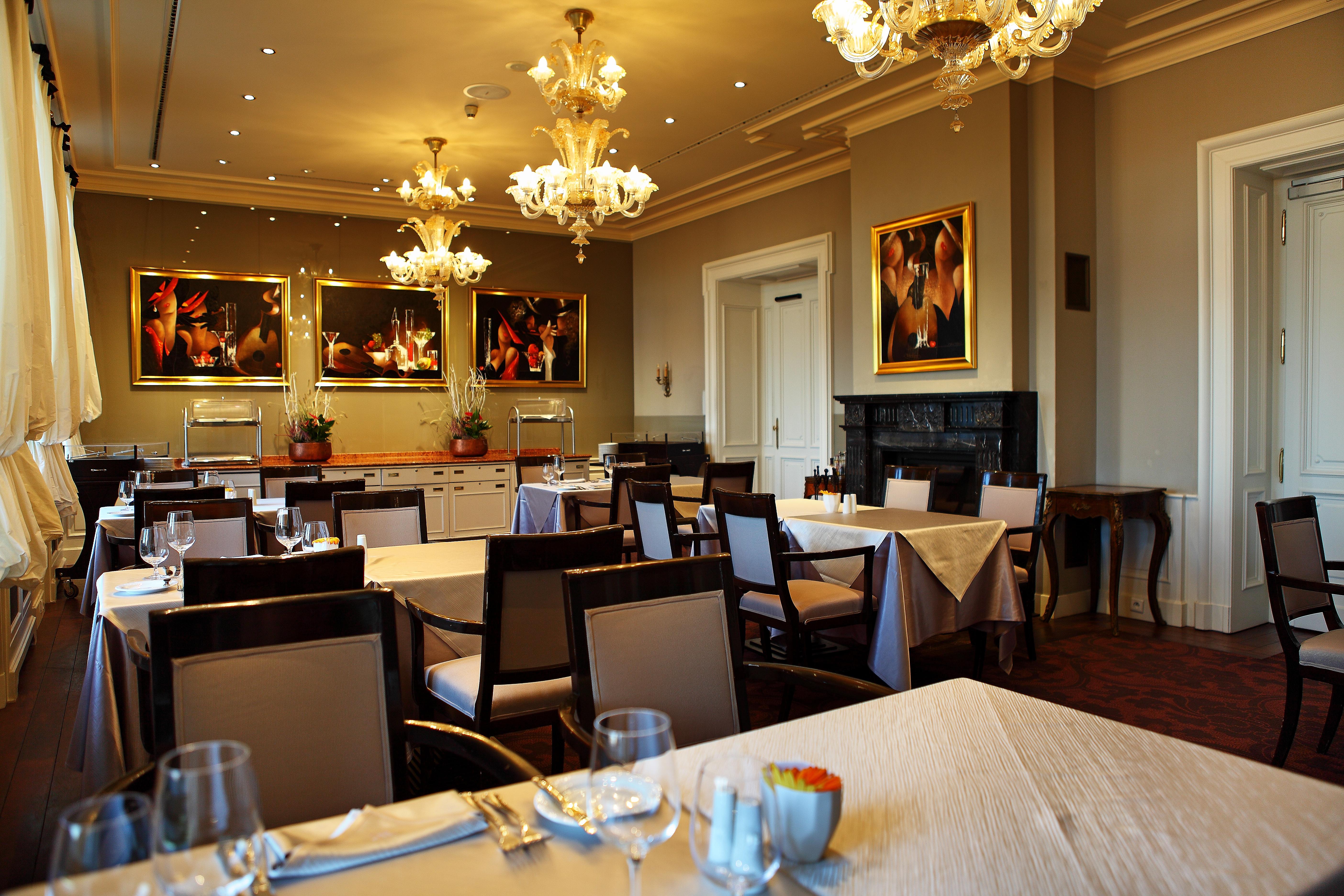 Le Palais Art Hotel Praga Exterior foto Restaurant