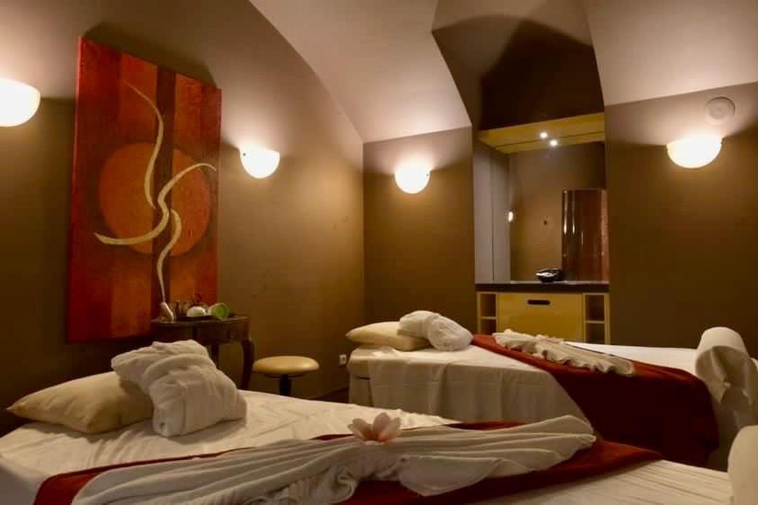Le Palais Art Hotel Praga Exterior foto A spa in a hotel